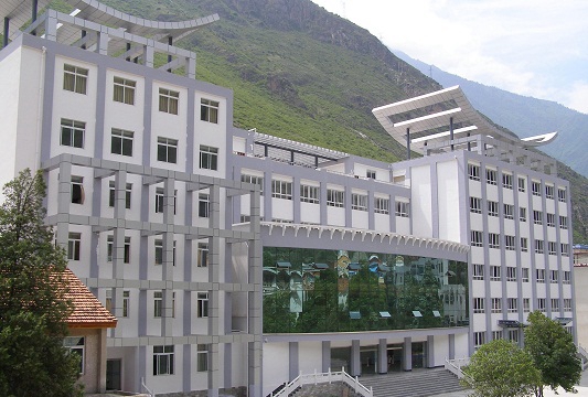 甘孜卫生学校
